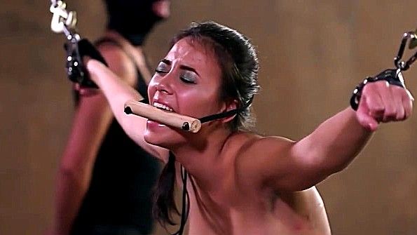 Порно Хаб: заставила сына лизать и трахать ее