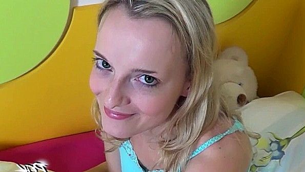 Порно Хаб: порно девчонка ебет пацана