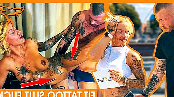 Порно: Молодые девушки трахнули в задницу