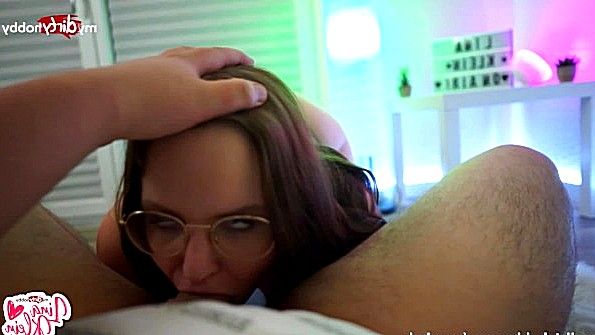 Порно Хаб: ебет телку в маске