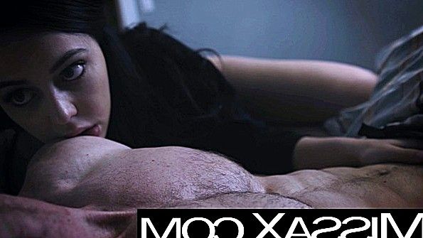 Порно: девушка капризная