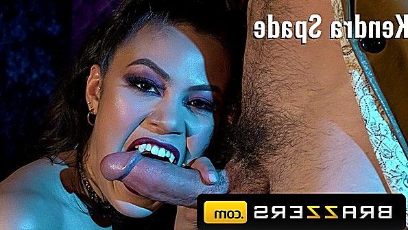 Порно Хаб: трахает старую