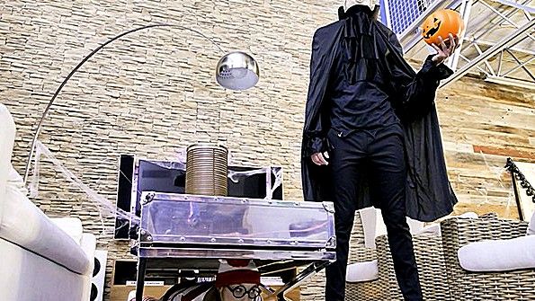 Порно: как девушки купаются в ванной