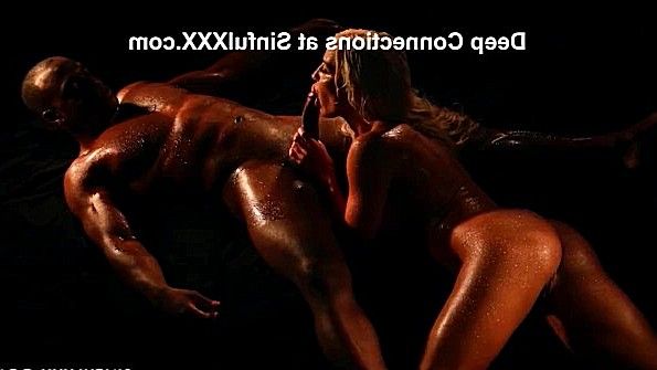Порно: подход в ночном клубе