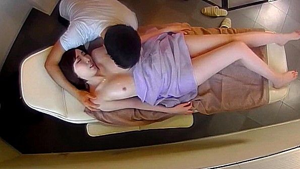 Порно Хаб: двое мужчин ебут 1 женщину
