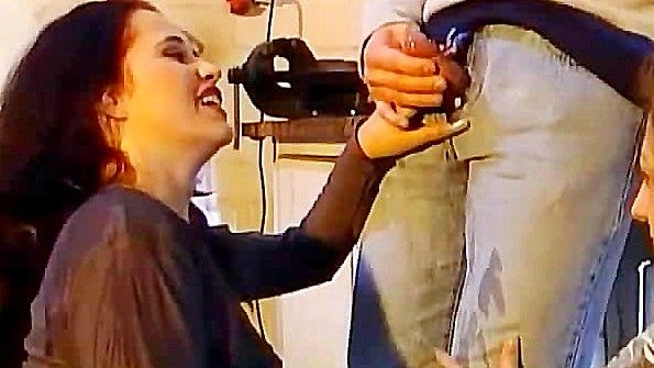 Порно: небрежный удар в любительском видео
