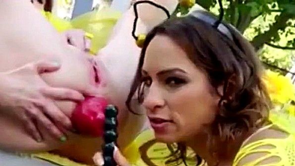 Порно: Мексикана с большой попкой